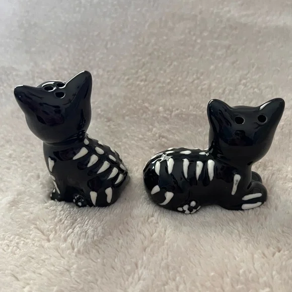 Halloween CAT SALT & PEPPER SHAKERS Skeleton New Day of the Dead Sugar Skull - Picture 3 of 5